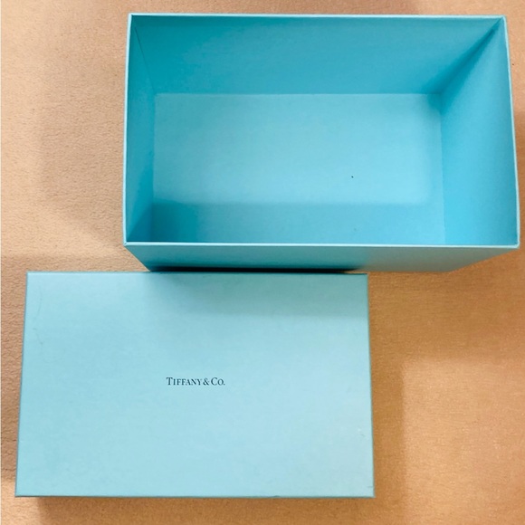 Tiffany & Co. Classic blue medium accessory gift box, to keep crystal,porcelain - Picture 5 of 13